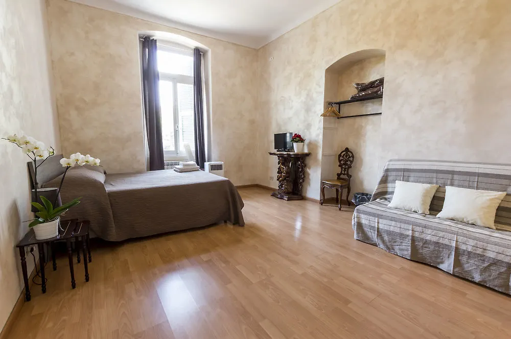Cavour Guest House Vintimille